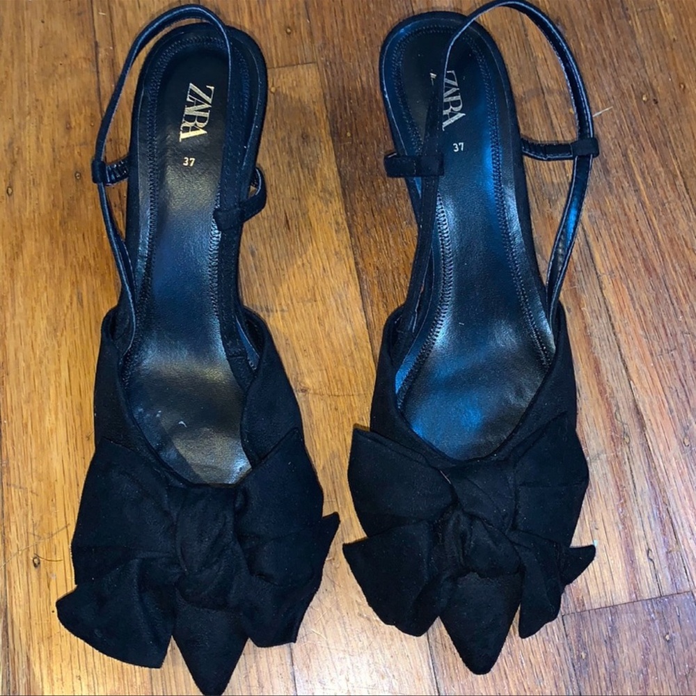 Zara  black heels with a bow